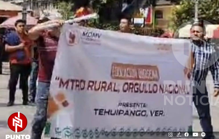 Maestros de la sierra de Zongolica protestan contra la Ley del ISSSTE