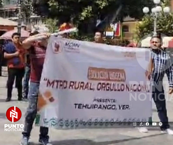 Maestros de la sierra de Zongolica protestan contra la Ley del ISSSTE