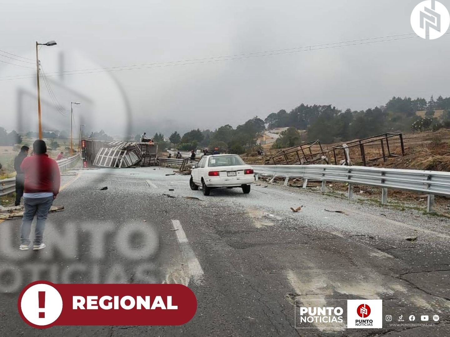 Cierran autopista Orizaba-Puebla por volcadura de tráiler