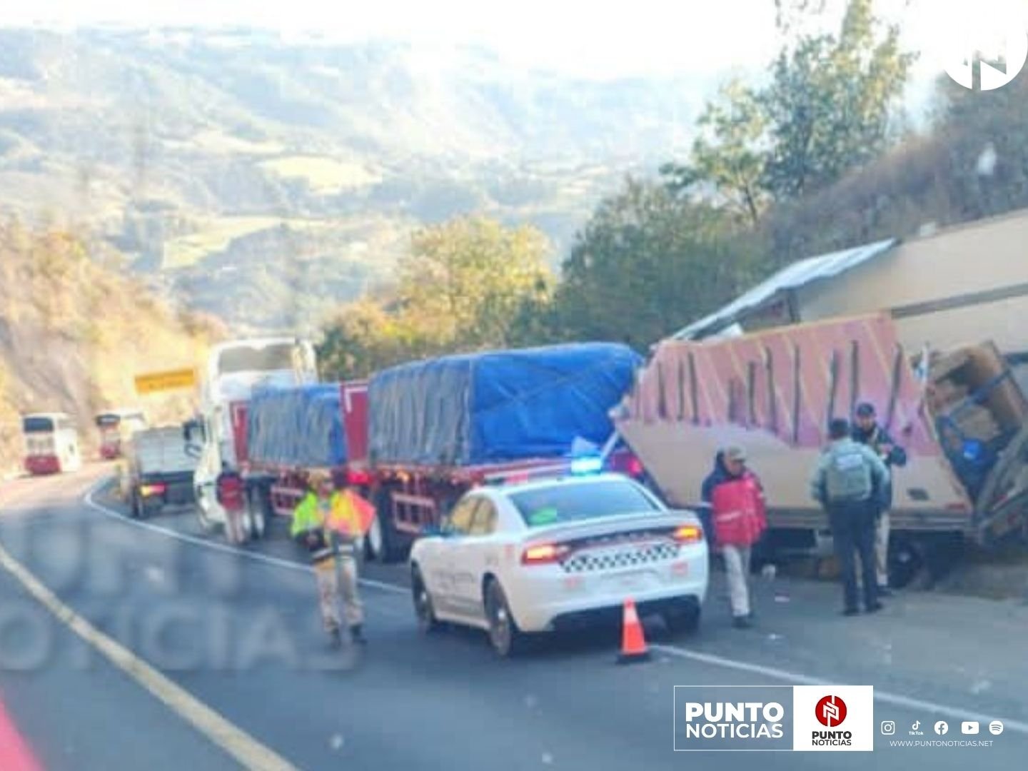 Chofer muere prensado en choque por alcance en la autopista Puebla-Orizaba