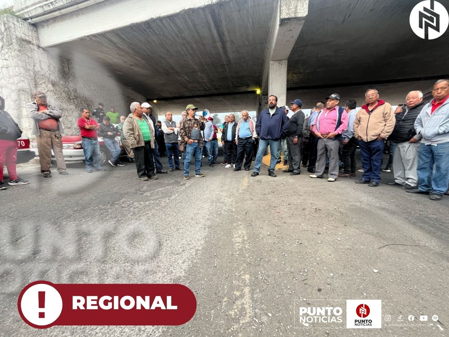 Protestan taxistas en Nogales; acusan abusos de la SSP de Huiloapan
