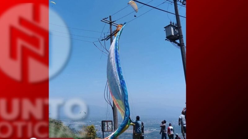 Parapente queda atrapado en cables de alta tensión y provoca apagón en Ixtaczoquitlán