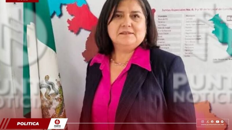 Acusan a funcionaria estatal de hacer campaña en horario laboral en favor de su hermano, candidato en Cd. Mendoza