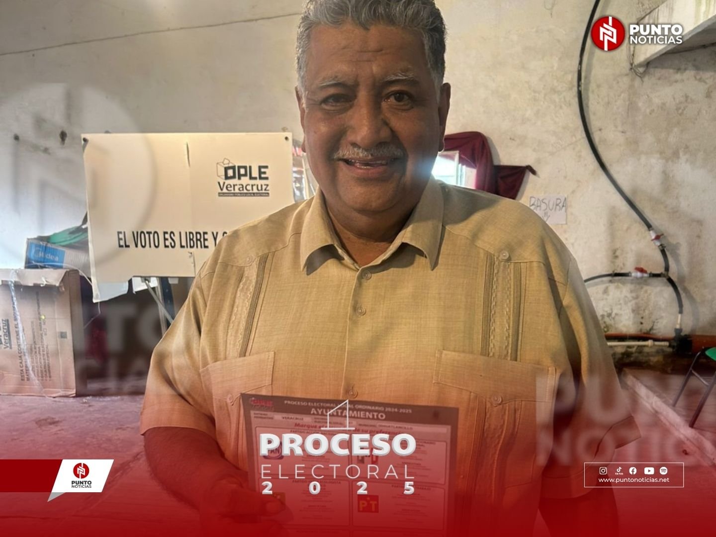 Salvador Montalvo emite su voto e invita a la ciudadanía a participar con civilidad