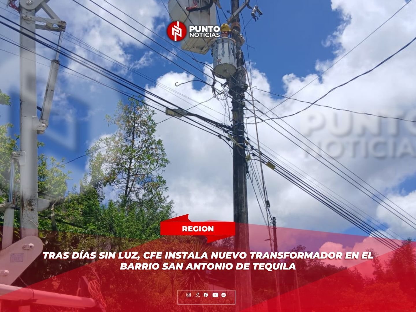 Tras días sin luz, CFE instala nuevo transformador en el barrio San Antonio de Tequila