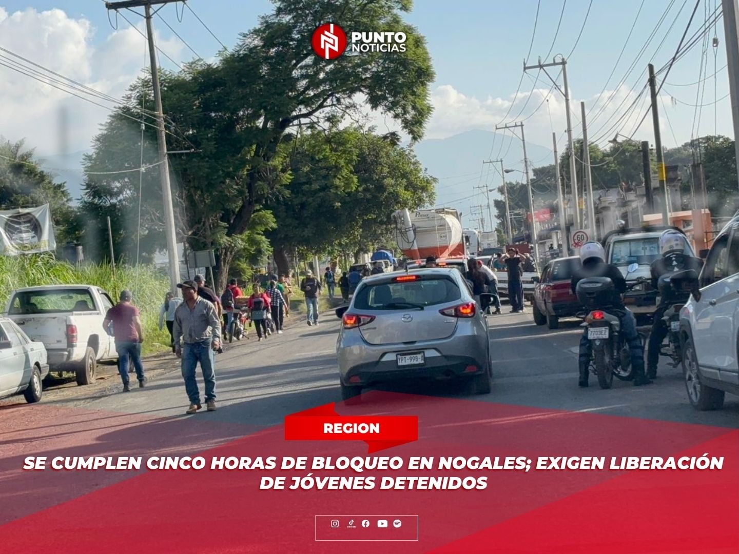 Detienen a tres jóvenes por homicidio de repartidor en Nogales; pobladores bloquean carretera en protesta