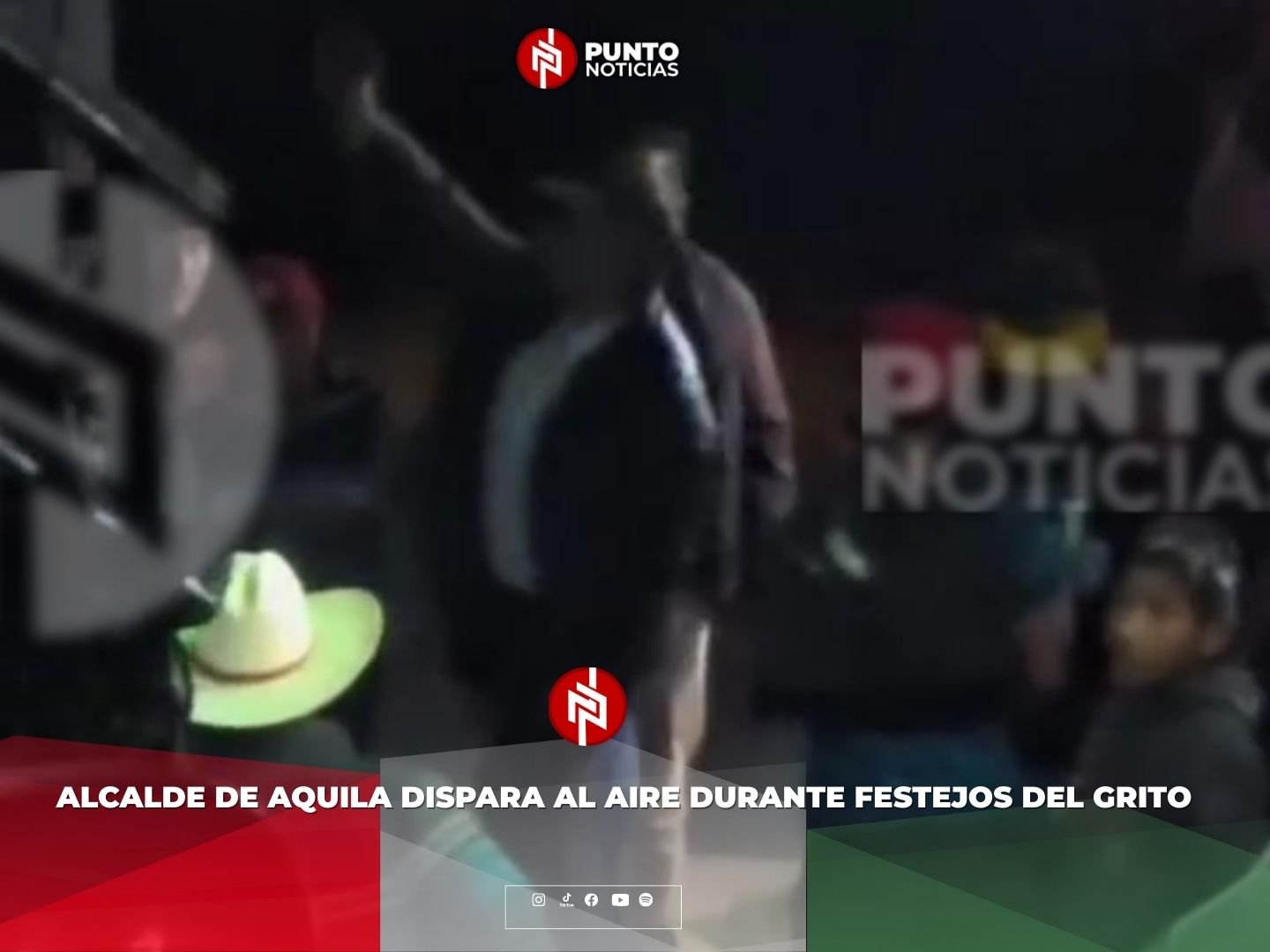 Alcalde de Aquila dispara al aire durante festejos del Grito