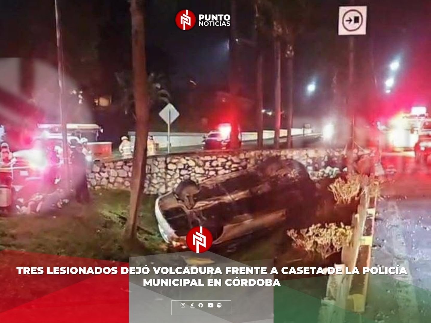 Tres lesionados dejó volcadura frente a caseta de la Policía Municipal en Córdoba