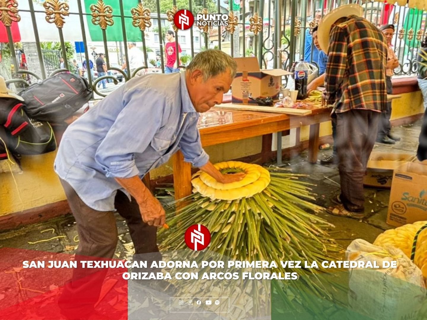 San Juan Texhuacan adorna por primera vez la Catedral de Orizaba con arcos florales